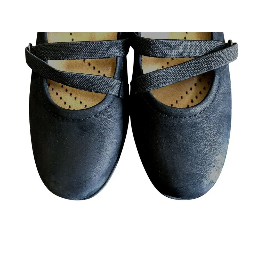 Trotters Womens Della Ballet Flats Leather Black Slip On Elastic Strap Sz 7.5 N‎
